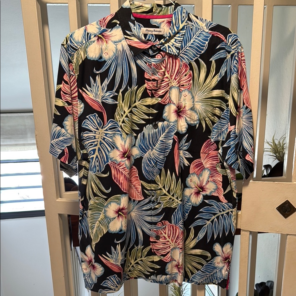 Tommy Bahama Black and Blue Casual Button Down Shirt